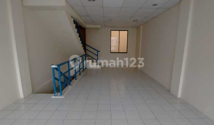 Ruko 3 Lantai di Cempaka Mas, Siap Pakai 4