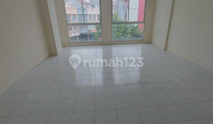 Ruko 3 Lantai di Cempaka Mas, Siap Pakai 5
