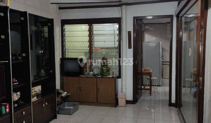 Rumah Cempaka Putih Tengah 261m², Jalan 2 Mobil 2