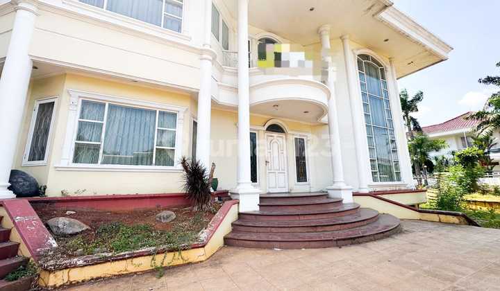 Rumah Mewah Intercon, Jalan Lebar Rumah Mewah Intercon, Jalan Lebar