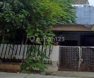 Rumah Tua Pluit 200m, Jalan Lebar 1