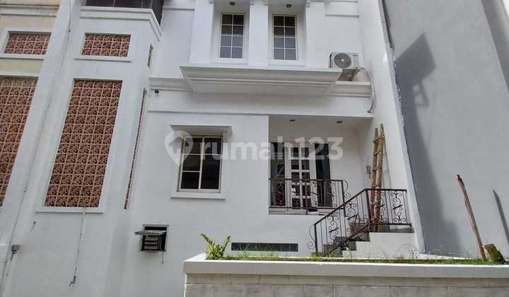 House Bgm Pik 8X18 3 Floors