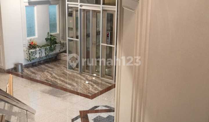 Rumah Mewah Intercon Boulevard Rumah Mewah Intercon Boulevard