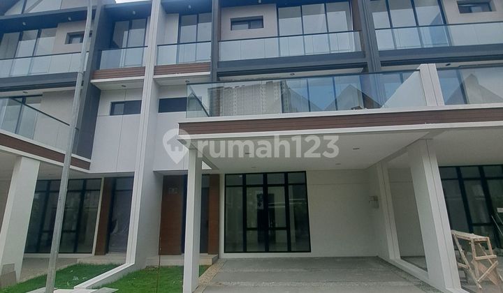 Osaka Residence 3-Storey House, Brand New