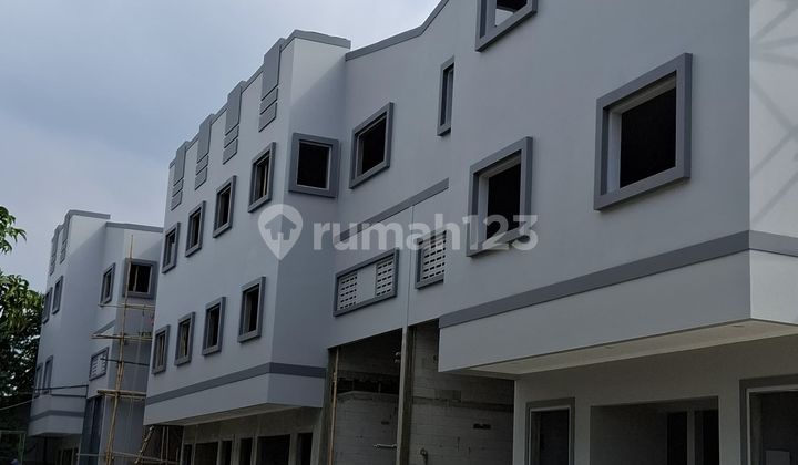 Warehouse Rent in Kapuk Muara, Container Accessible