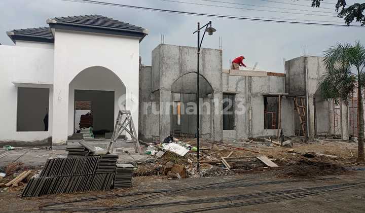 Cluster Premium Dengan Lebar Jalan 15 Meter Di Meteseh, Dp 19juta 2