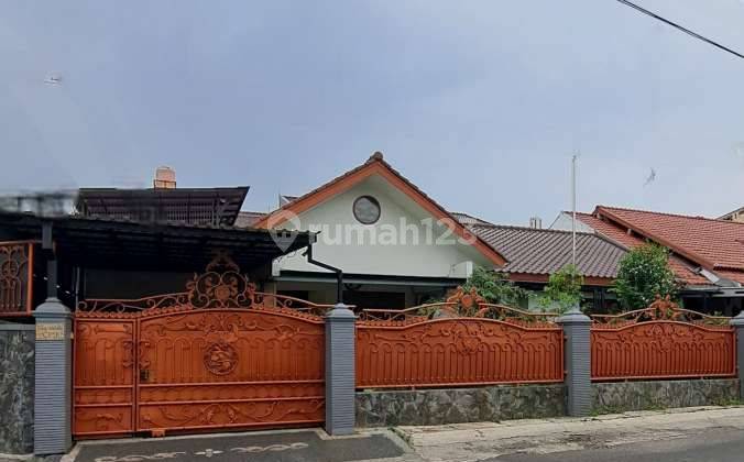 Rumah Huk Asri Berkolam Renang Malindo Raya Jatiwaringin 1