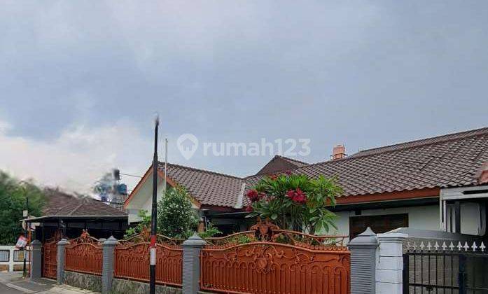 Rumah Huk Asri Berkolam Renang Malindo Raya Jatiwaringin 2