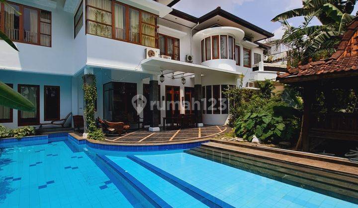 Rumah Sewa begaya KONTEMPORER MODERN View Lapangan GOLF Pondok Indah 1