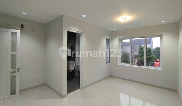 Strategic House, Minimal Renovation, BSD City