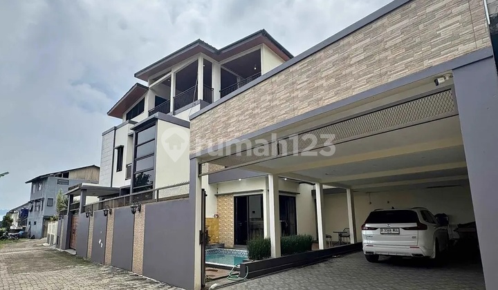 For Sale, Ready-to-Live Villa House in Lembang, North Bandung, Cool Air, Quiet Environment.