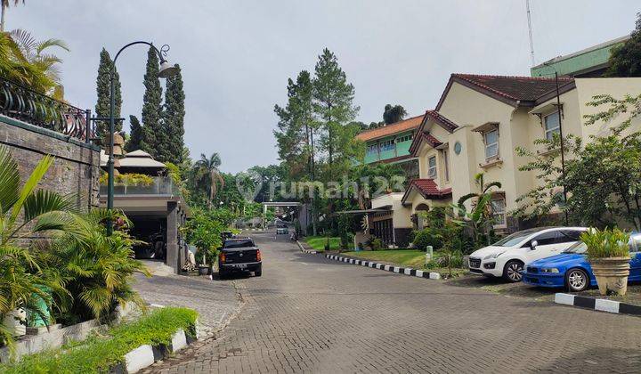 Rumah dalam cluster one gate sytem siap huni tubagus ismail dago bandung utara 1