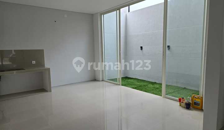 A5194 Minimalist 2-Storey House, Northwest Citraland, Surabaya 2