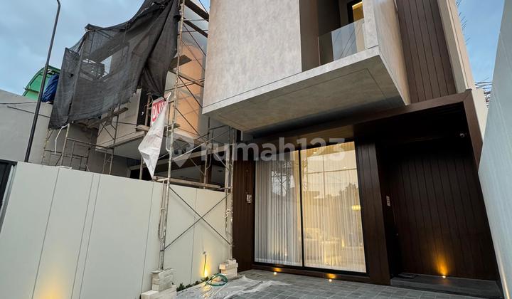 Rumah Mewah Minimalis Mojoarum, Full Furnish Mewah