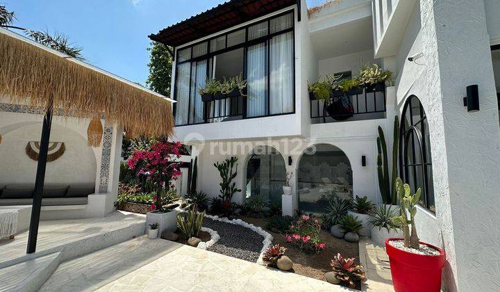 Villaa Jimbaran Near Ayana, Luxurious Furnishing, Best Facilities 1