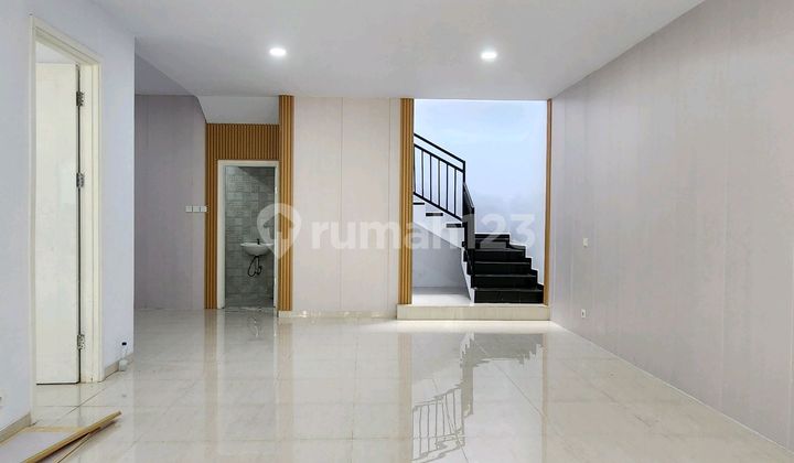For Sale Renovated House On Beautiful And Neat Boulevard Hylands Greenwich Bsd 1
