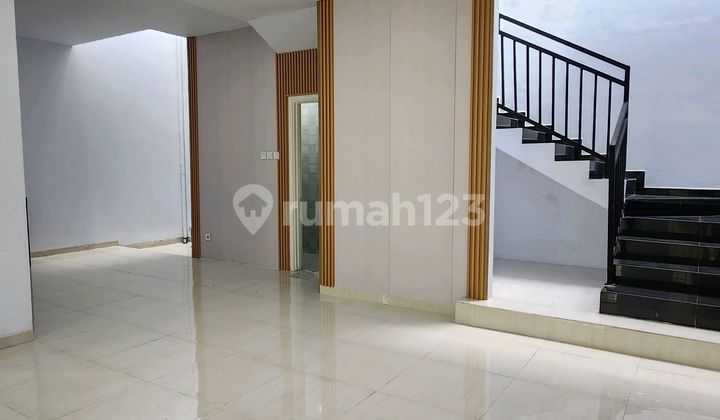 For Sale Renovated House On Beautiful And Neat Boulevard Hylands Greenwich Bsd 2