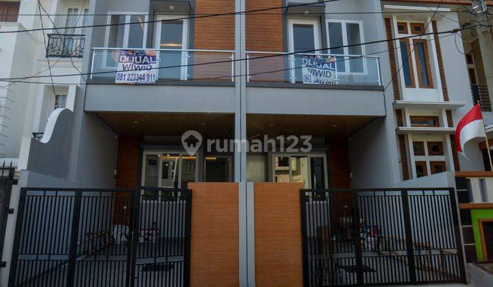 Jual Rumah Kelapa Gading, Kondisi Baru, 2 Lantai 1