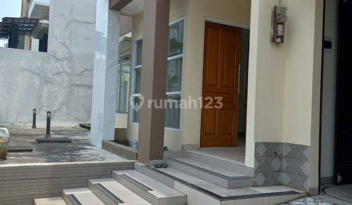 JUAL RUMAH BESAR BAGUS 2 LANTAI SIAP HUNI, JALAN 2½ MOBIL DALAM KOMPLEKS 2