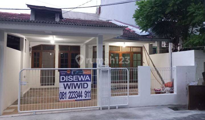 Sewa rumah 1¼ lantai baru renovasi. 1