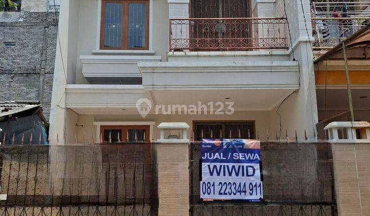 Rumah 2½ Lantai Siap Huni 1