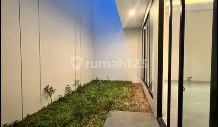 Pakuwon Indah X Lisbon Granada The Mansion La Riz Wood Ville Embassy Villa Bukit Regency Vbr 2