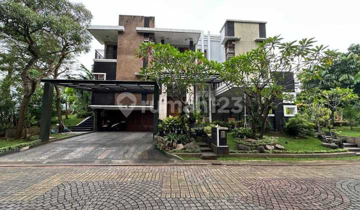 TURUN HARGA RUMAH MEWAH POSISI HOOK 3 LANTAI di THE GREEN BSD