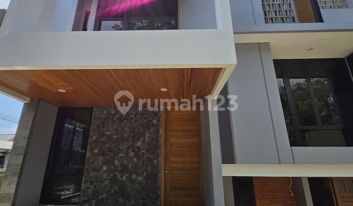 Rumah Modern Scandi Posisi Hook Non Cluster Di Duren Sawit Jakarta Timur. 2