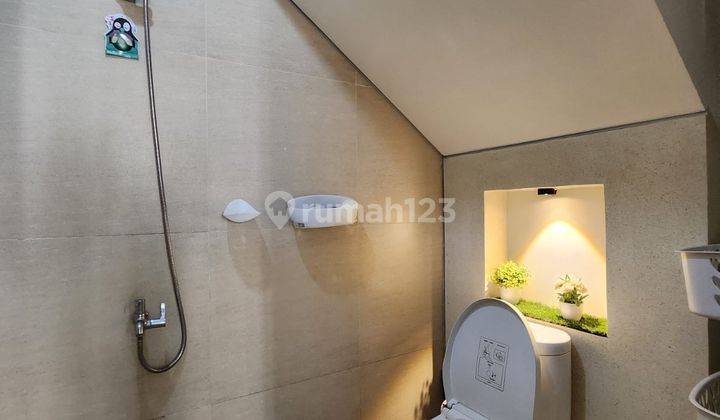 Rumah Modern Tropis Semi Furnished Di Setu Cipayung Jakarta Timur 11