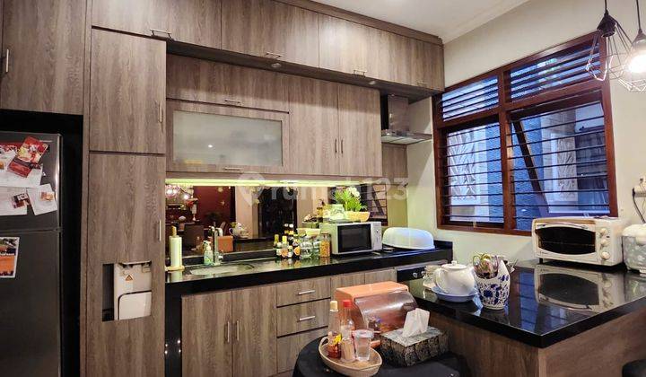 Turun Harga Rumah Cantik Fully Furnished Dengan Rooftop Di Halim Jakarta Timur 9