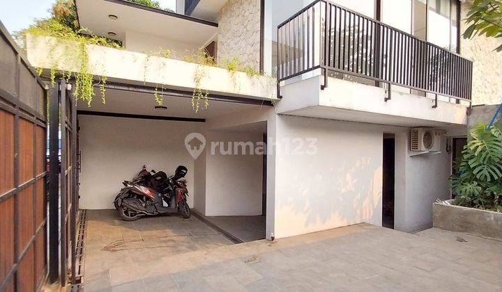 Modern Tropical Exclusive Townhouse Kemang Jakarta Selatan 2