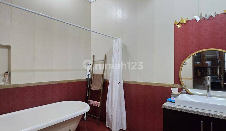 Rumah 2 Lantai Bagus Semi Furnished Sertifikat Hak Milik di Cipayung Jakarta Timur, Jakarta Timur 2