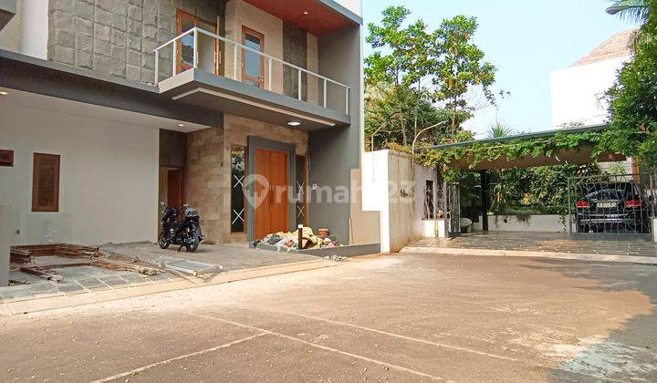 Dijual Rumah Baru  Modern House Dalam Townhouse Di Cibubur Jakarta Timur 2