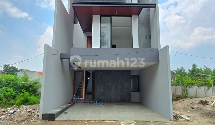 Sell New House Modern Design Within Cluster in Jagakarsa, South Jakarta