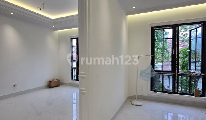 Rumah Mewah American Classic dengan Rooftop Luas di Cempaka Putih Tengah Jakarta 2