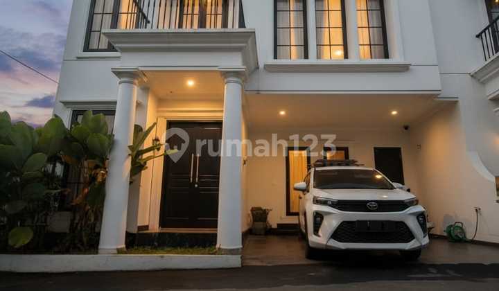 Price Drop, Classic Modern House in Townhouse Area Setu Cipayung East Jakarta