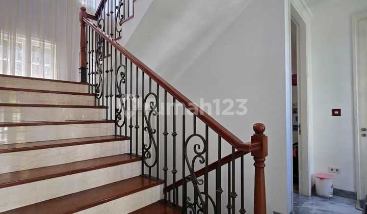 Rumah Mewah Ada Lift-nya Design Scandinavian GERMANY Di Condet Jakarta Timur. 2