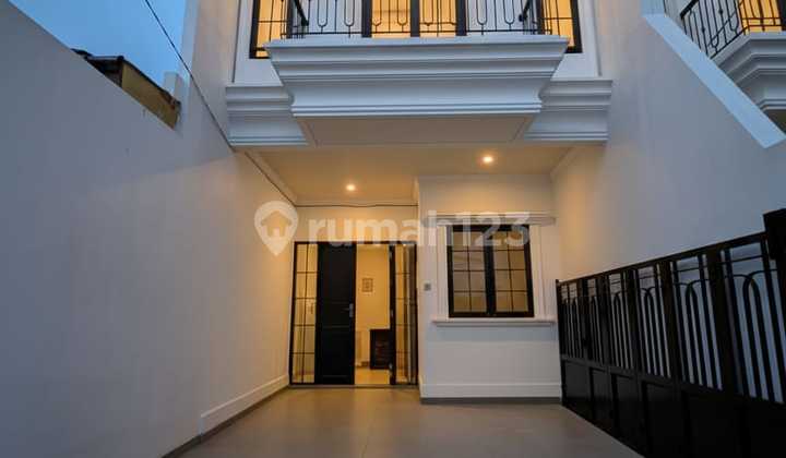Rumah Baru Design Classic Modern Non Komplek di Cipinang Cempedak Jakarta Timur