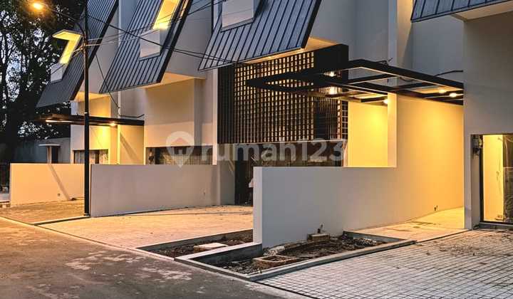 For Sale Brand New Modern House Simprug Golf Dalam Komplek Exclusive One Gate 2