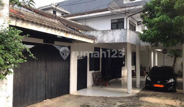 Old House for Sale, Land Included, in Jatibening Complex, Pondok Gede, Bekasi. Old House for Sale, Land Included, in Jatibening Complex, Pondok Gede, Bekasi.