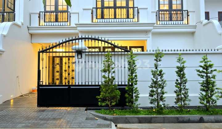For Sale Luxury American Classic House with Rooftop in Cempaka Putih Tengah, Central Jakarta 2