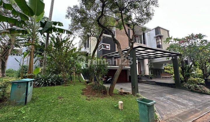 Dijual Rumah Mewah Posisi Hook 3 Lantai di The Green Bsd 2