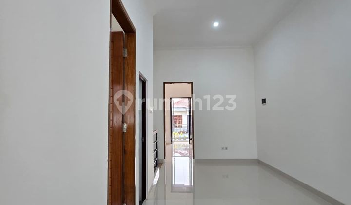 Rumah Modern Minimalis Dalam Komplek Halaman Luas di Duren Sawit Jakarta Timur 2