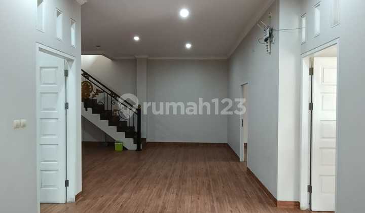 Rumah Second Terawat Akses jalan Lebar di Cipinang Besar Jakarta Timur 2