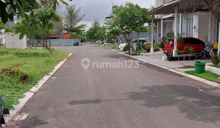 Rumah di Jual 2 Lantai Semi Furnished di River Garden Jgc Cakung 2