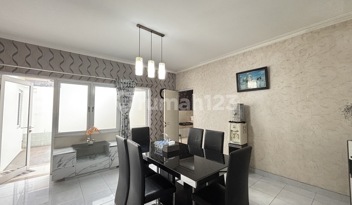 2-Story Furnished House in Boulevard Kota Wisata