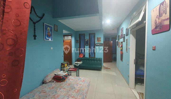 Rumah 3 Lantai Full Renov di Kota Wisata 2