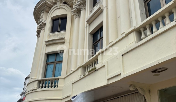 Ruko Hoek 3 Lantai di Cibubur Times Square Hadap Jalan Raya Alternatif Ruko Hoek 3 Lantai di Cibubur Times Square Hadap Jalan Raya Alternatif