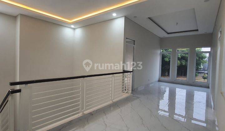 Rumah 2 Lantai Full Renov Di Citra Gran  2