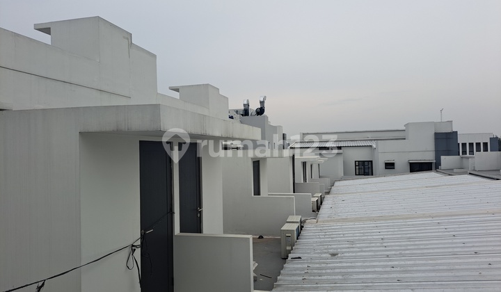 2.5-Storey Commercial Building in Madison Down Town, Kota Wisata 2